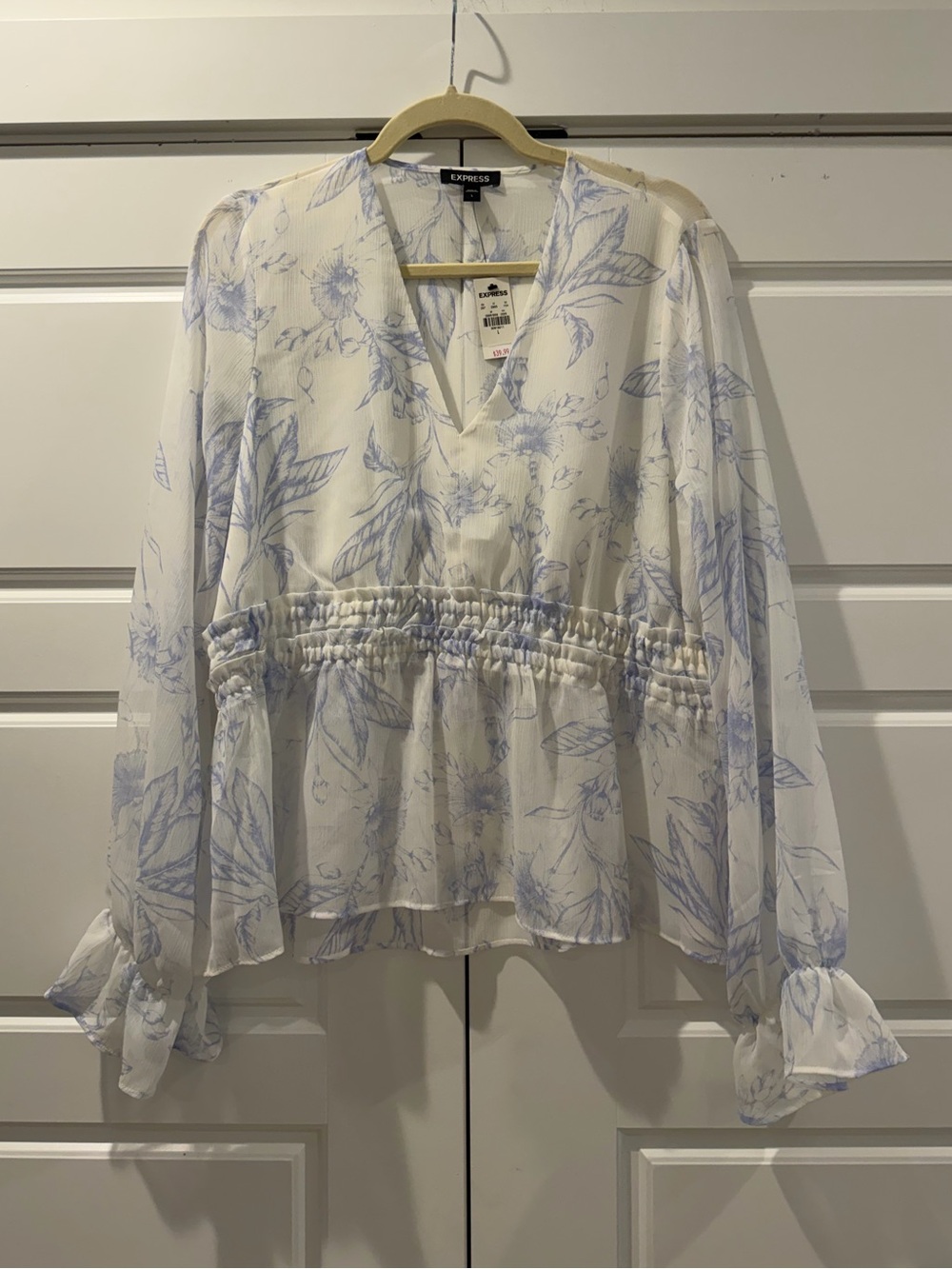 Express Womens White Floral V-Neck Smocked Waist Blouse